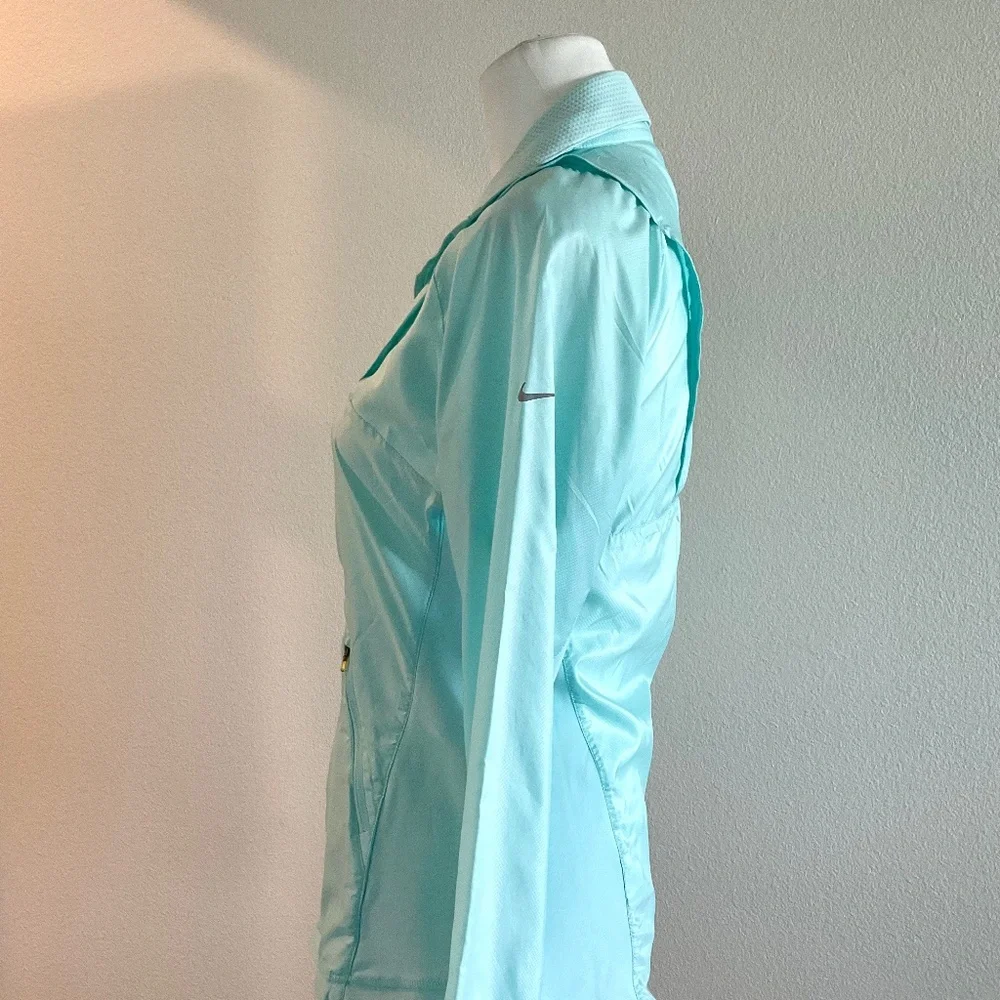 Nike Jacket Fit-Dry Lightweight Mint  Size Small